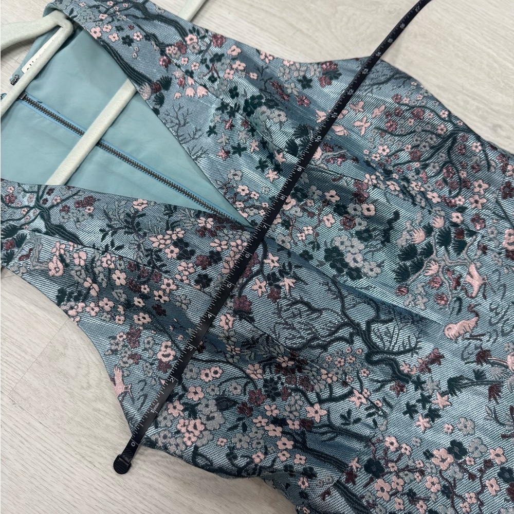 Alice + Olivia Tennie Dress. - Picture 7 of 7